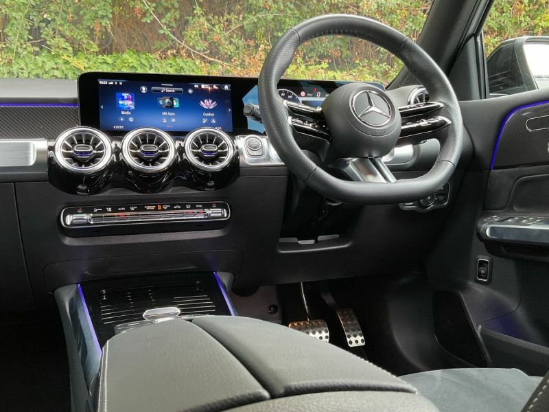 Mercedes-Benz GLB Class Glb 220D 4Matic Amg Line Executive 8G-tronic White #59