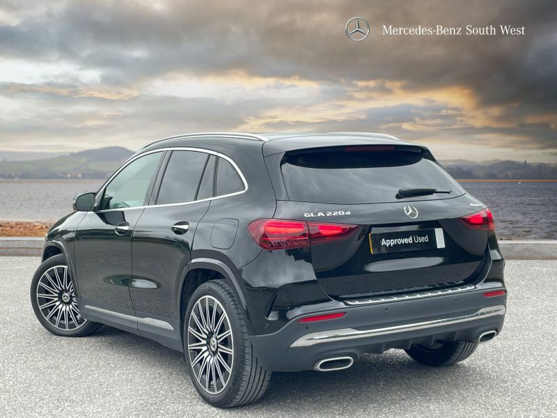 Mercedes-Benz GLA Class Suv Black #2