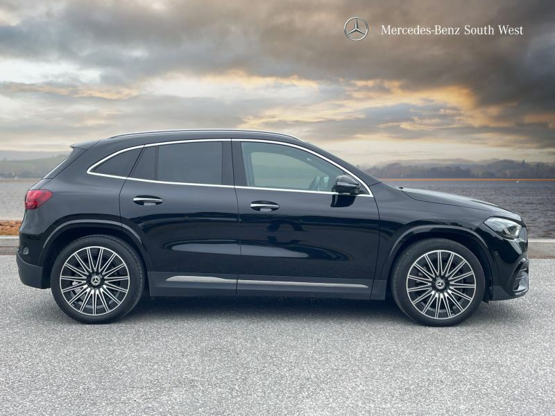Mercedes-Benz GLA Class Suv Black #3