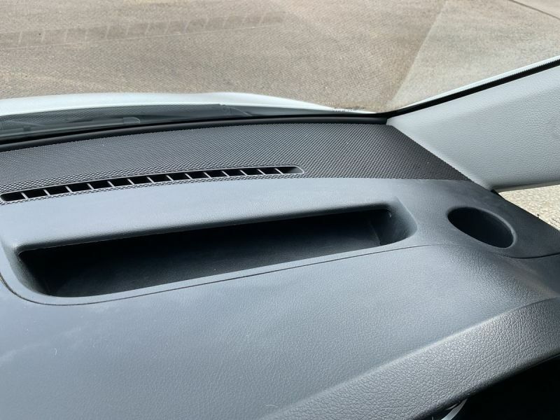 Mercedes-Benz Vito 2L Progressive White #31