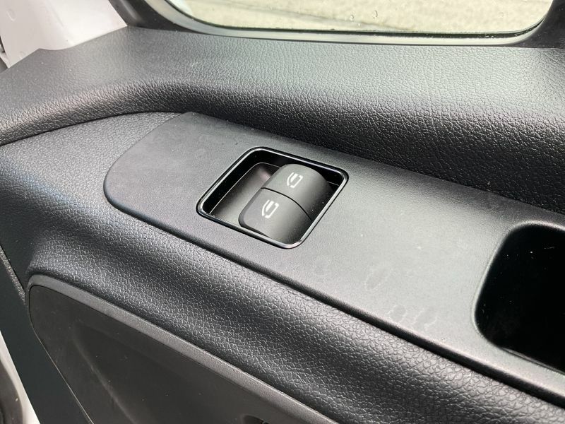 Mercedes-Benz Sprinter 2L 2.0 315 Cdi Premium Panel Van Silver #25
