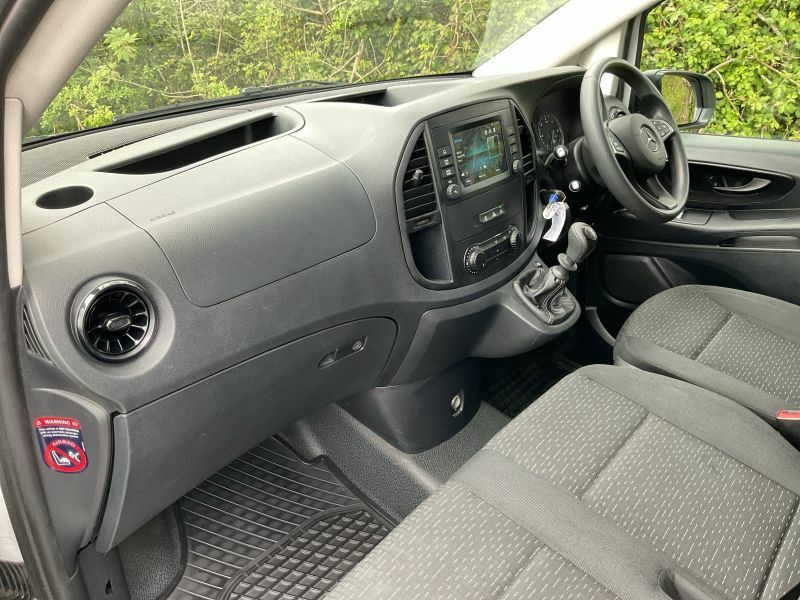 Mercedes-Benz Vito Minibus Black #9