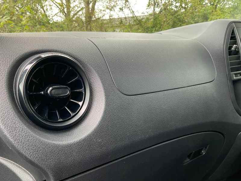 Mercedes-Benz Vito Minibus Black #29