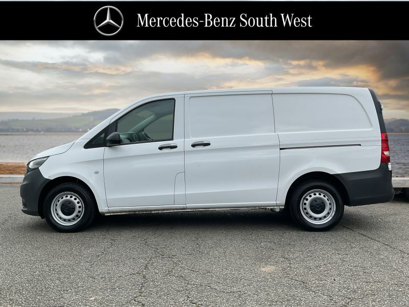 Mercedes-Benz Vito Minibus Black #13