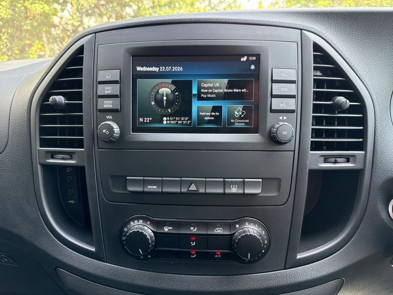 Mercedes-Benz eVito 100Kwh Premium Tourer Double Cab Silver #25