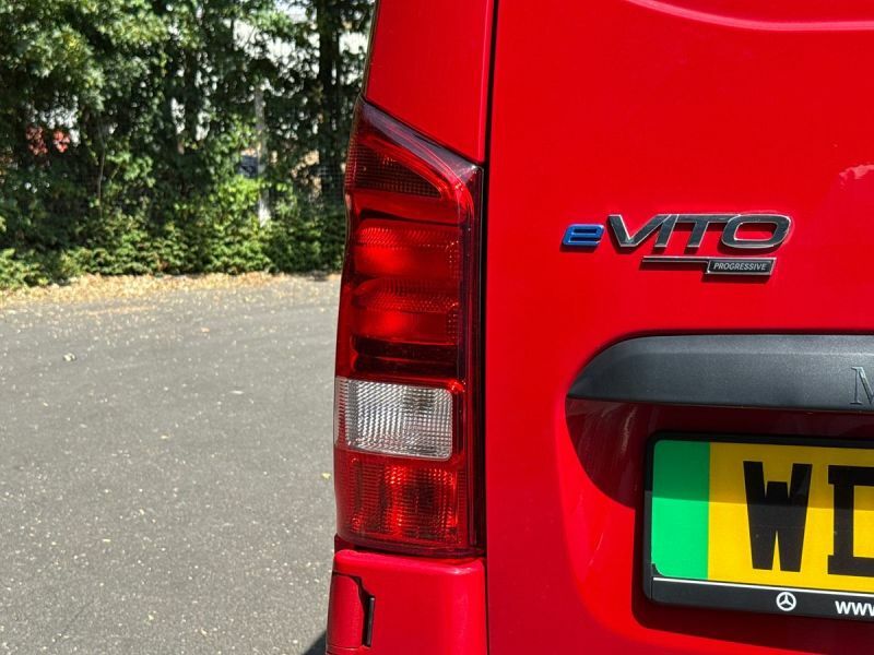 Mercedes-Benz eVito 100Kwh Premium Tourer Double Cab Silver #10