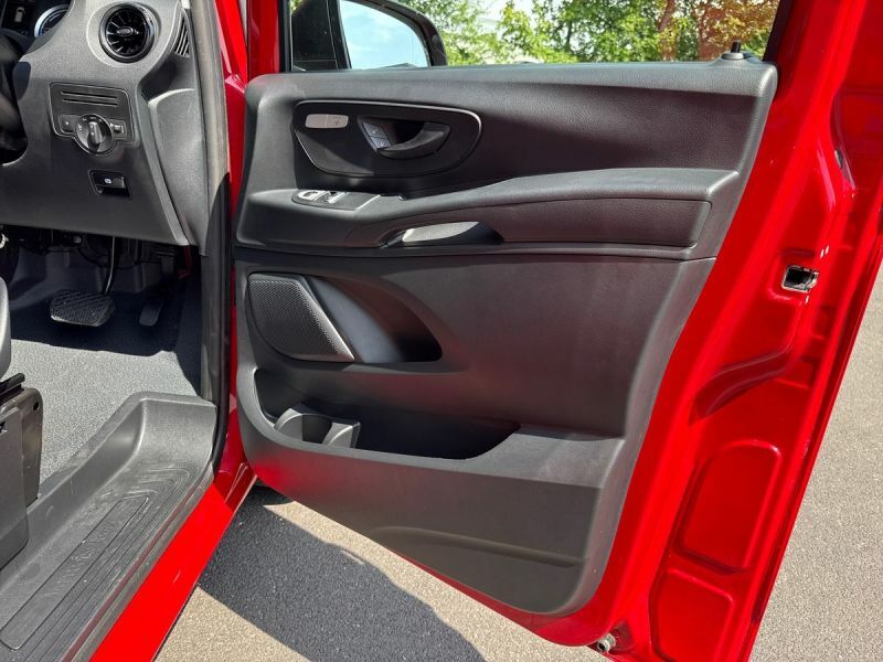 Mercedes-Benz eVito 100Kwh Premium Tourer Double Cab Silver #19