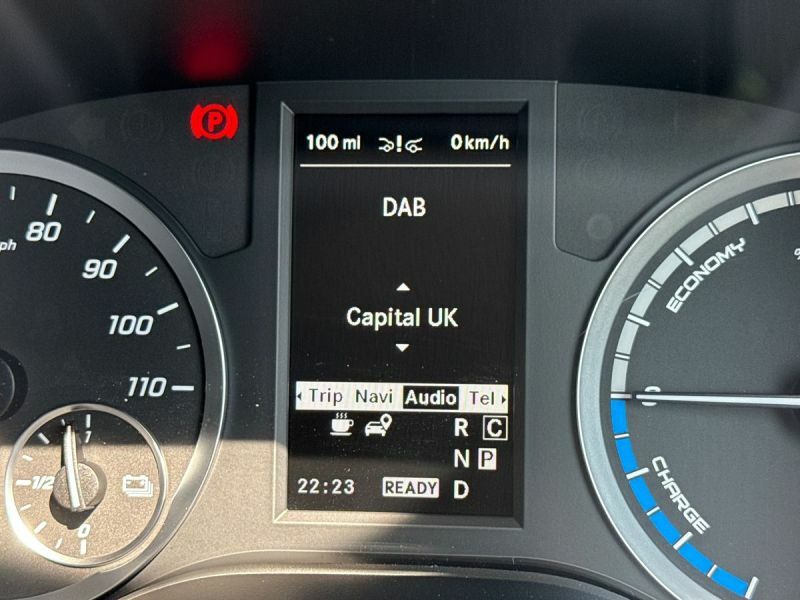 Mercedes-Benz eVito 100Kwh Premium Tourer Double Cab Silver #36