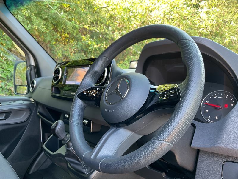 Mercedes-Benz Sprinter 3.5T H2 Pro Van 9G-tronic Blue #41