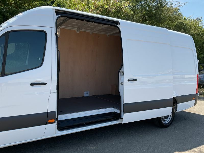 Mercedes-Benz Sprinter 3.5T H2 Pro Van 9G-tronic Blue #38