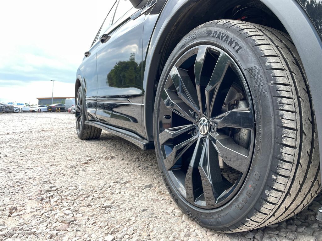Volkswagen Tiguan Elegance Black #24