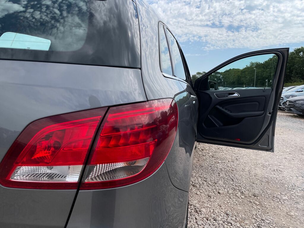 Mercedes-Benz B Class B 180 Sport Beige #24