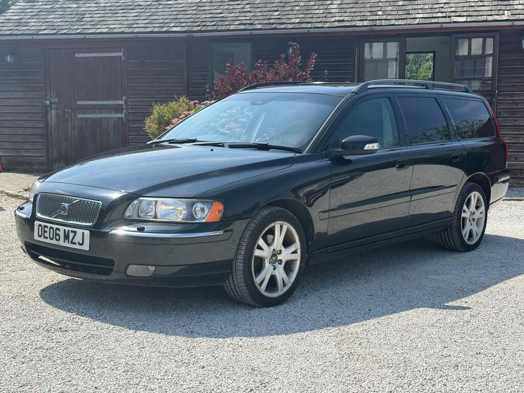 Volvo V70 2.4 Se Black #3