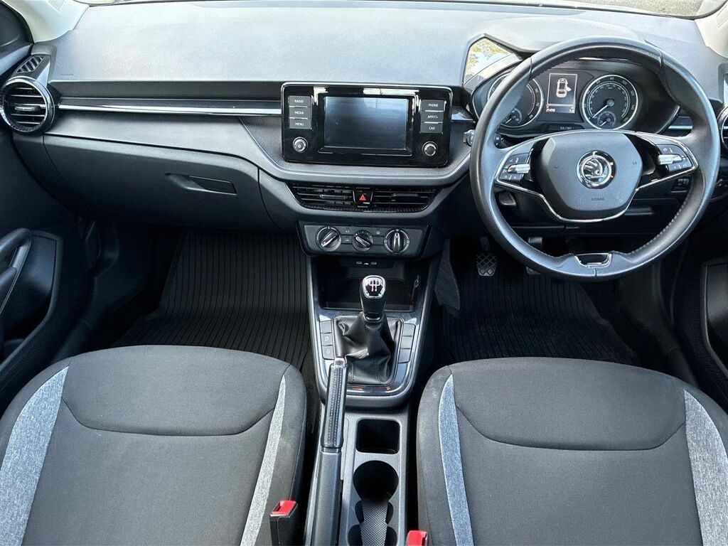 Skoda Fabia Se Comfort 1.0 Mpi 80 Ps 5G Man 2025 CMZ7940 White #2