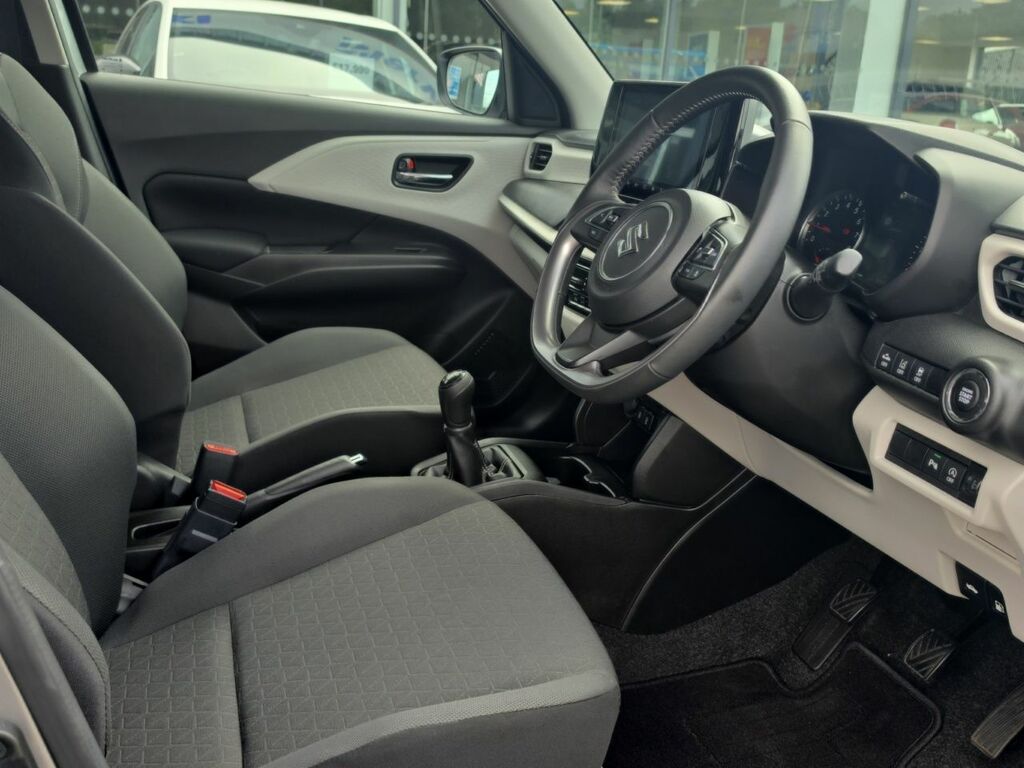 Suzuki Swift 1.2 Mild Hybrid Motion Yellow #13