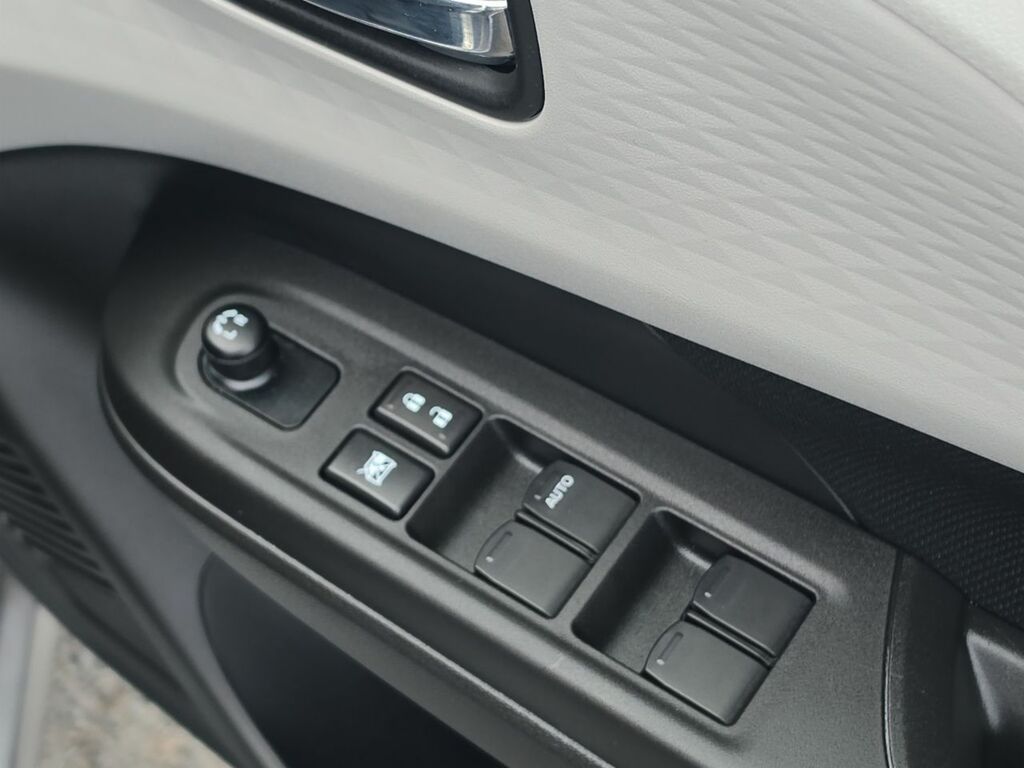 Suzuki Swift 1.2 Mild Hybrid Motion Yellow #23