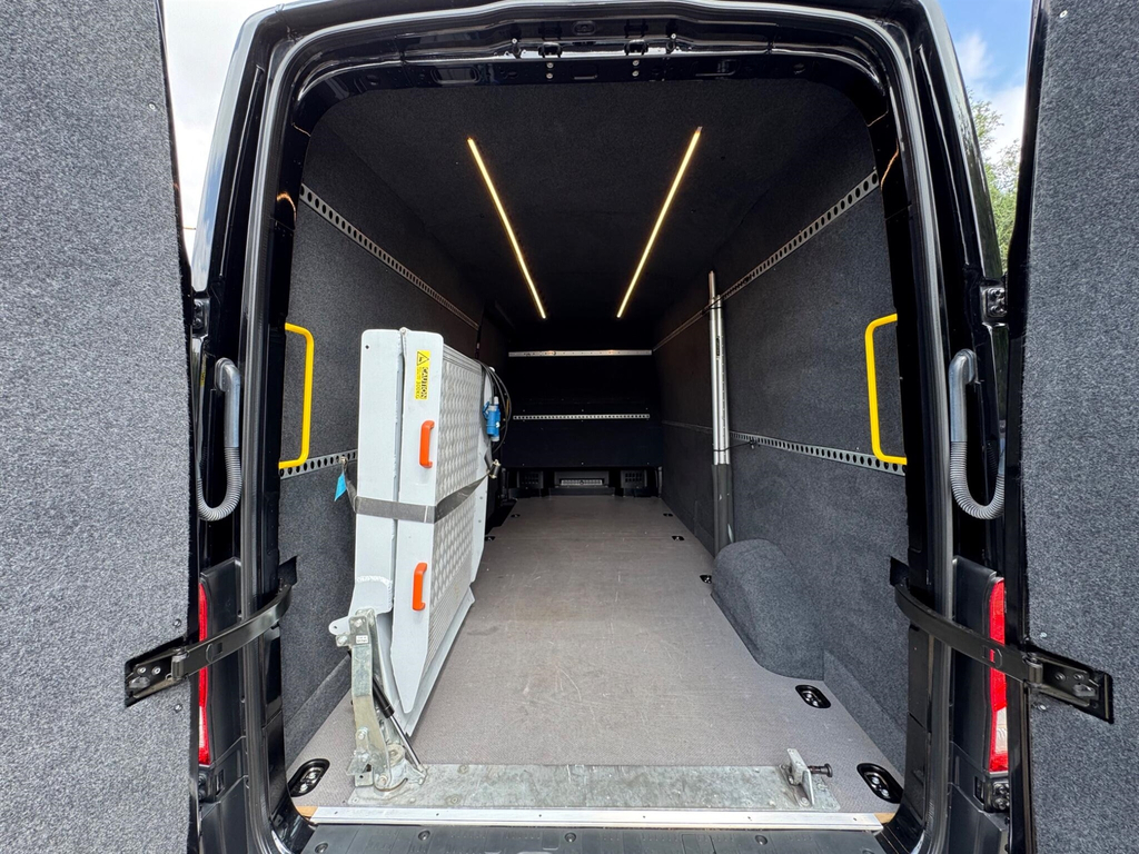 Volkswagen Crafter White #48