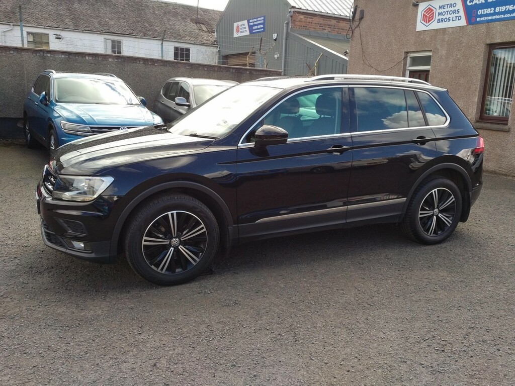 Volkswagen Tiguan 2.0 Tdi Se Navigation Black #2
