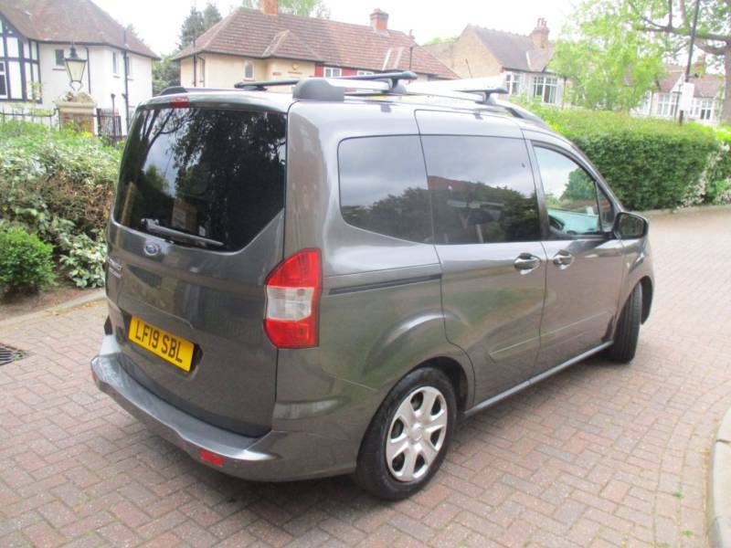 Ford Tourneo Courier Courier White #9