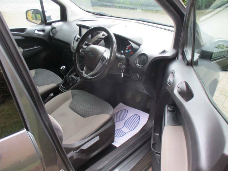 Ford Tourneo Courier Courier White #15