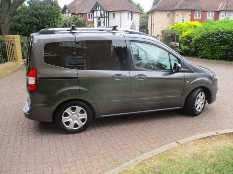 Ford Tourneo Courier Courier White #10