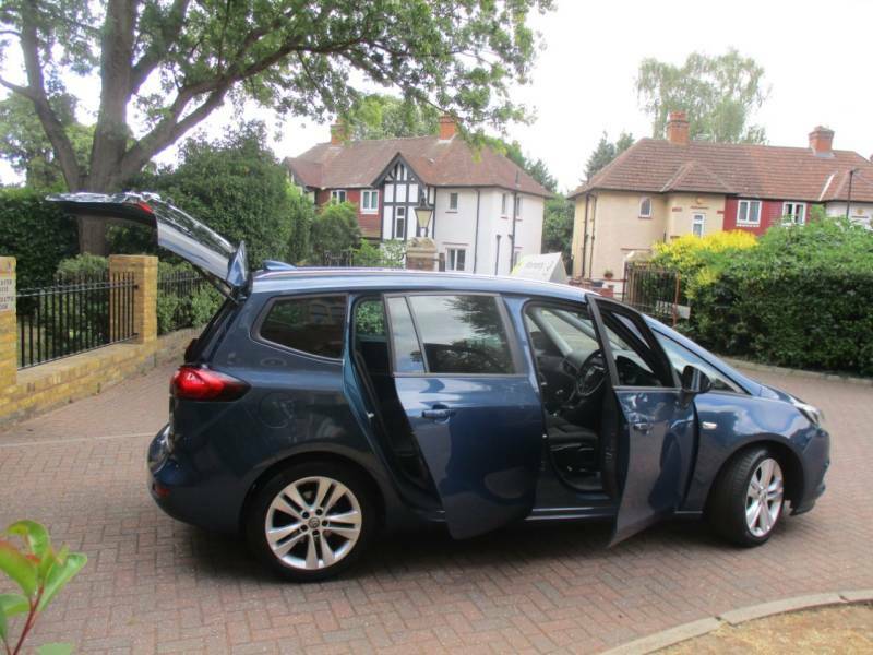 Vauxhall Zafira 1.4T Design 2017 Red #11