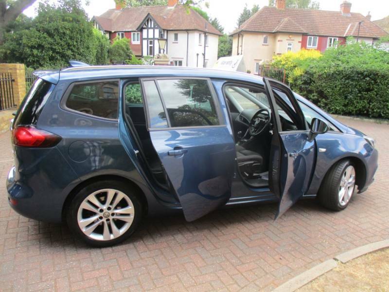 Vauxhall Zafira 1.4T Design 2017 Red #10