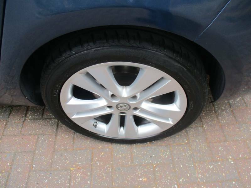 Vauxhall Zafira 1.4T Design 2017 Red #13