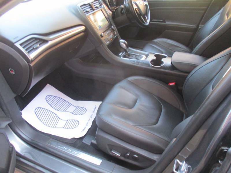 Ford Mondeo 1.5 Ecoboost 165 Titanium Edition Red #30