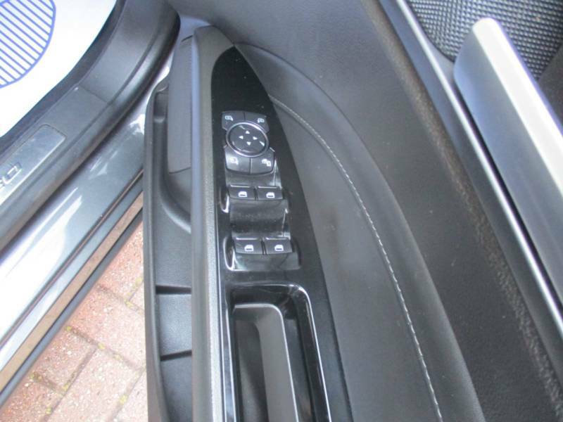 Ford Mondeo 1.5 Ecoboost 165 Titanium Edition Red #16