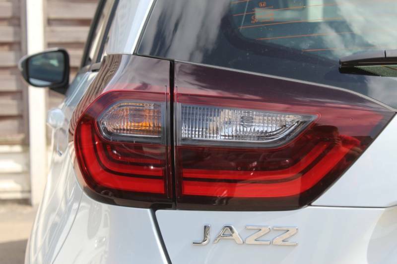 Honda Jazz Jazz Se I-mmd Cvt White #9