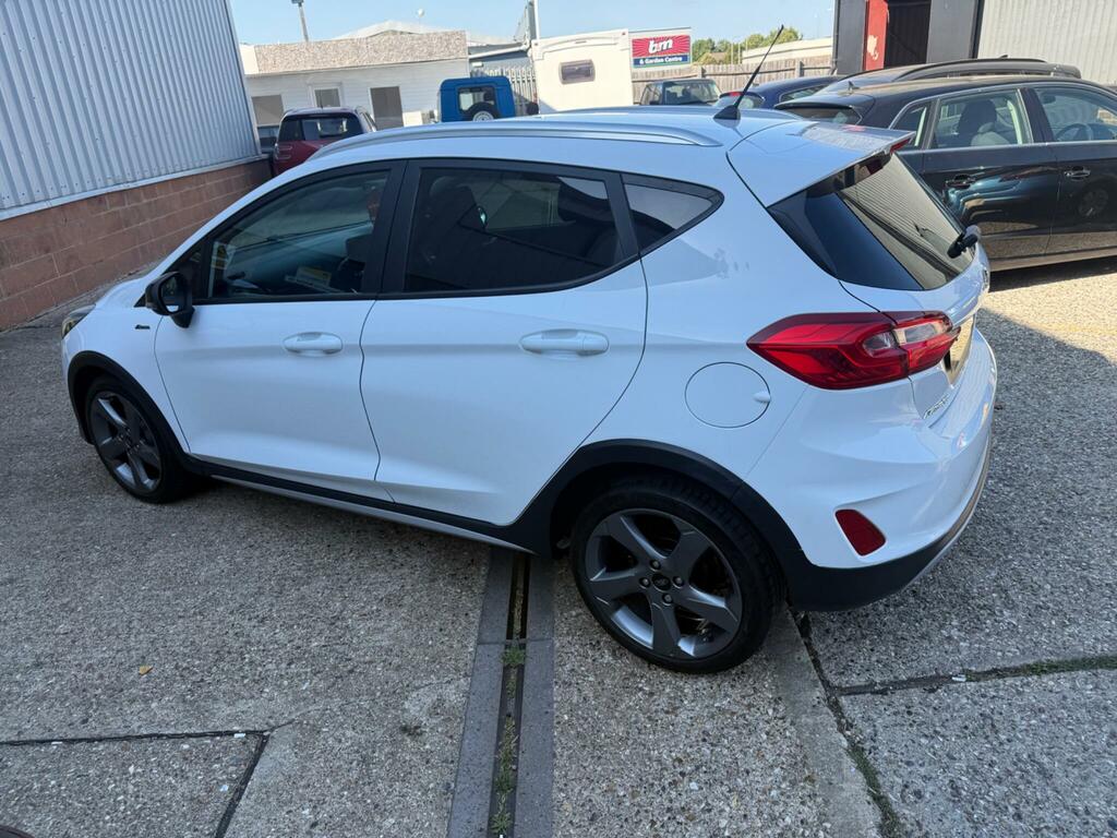 Ford Fiesta Active 1 White #3