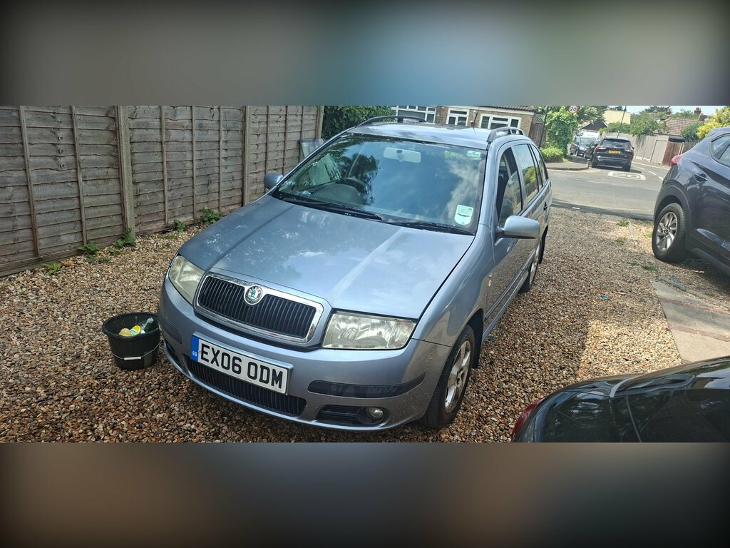 Skoda Fabia 1.4 16V Elegance Estate 182 Grey