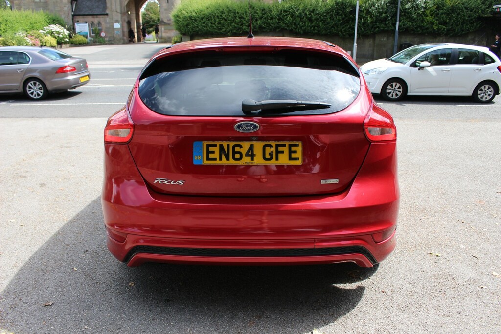 Ford Focus 1.0 T Ecoboost Zetec S 2015 EN64GFE Red #4