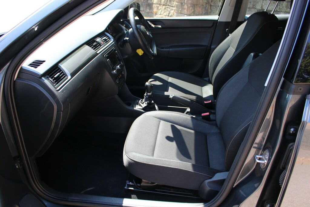 Skoda Rapid Spaceback Spaceback Se Tech Greentech Tsi Green #10
