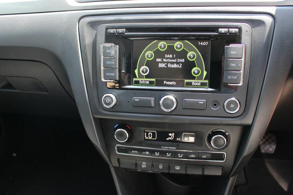 Skoda Rapid Spaceback Spaceback Se Tech Greentech Tsi Green #23