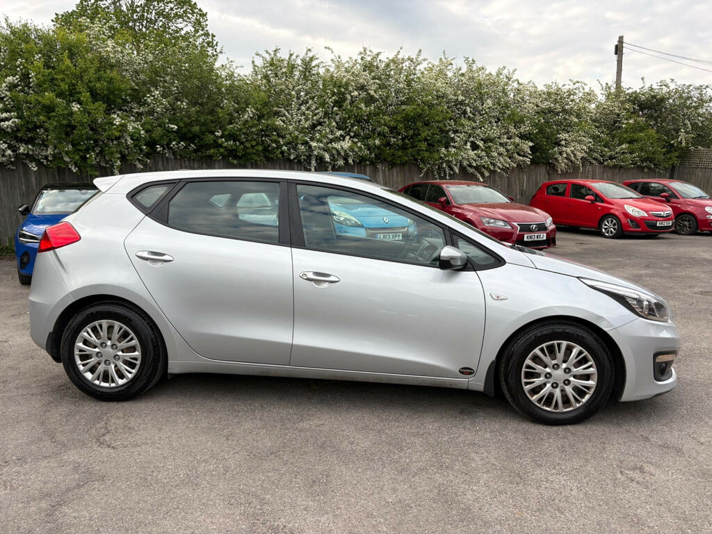 Kia Ceed 1.4 Crdi 1 Euro 6 Silver