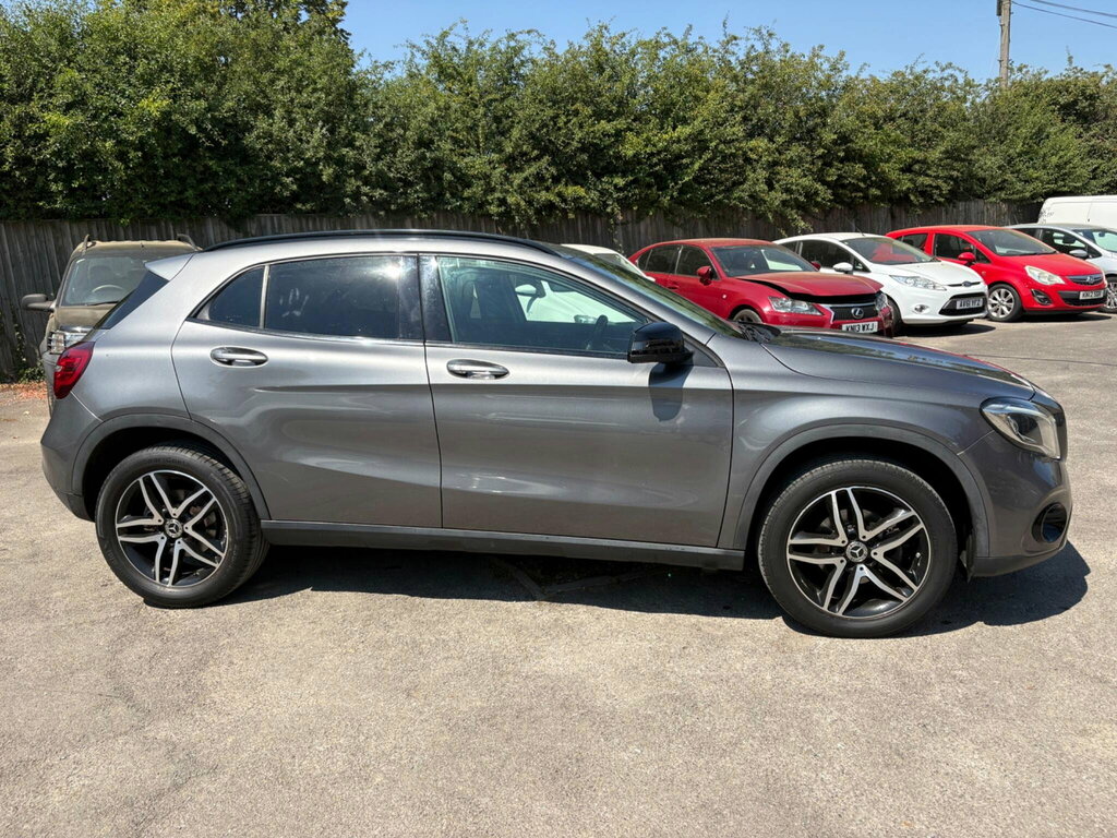 Mercedes-Benz GLA Class 1.6 Gla180 Urban Edition 7G-dct Euro 6 Ss Grey #2