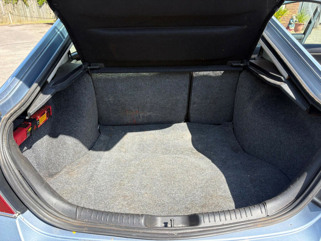 Ford Mondeo Hatchback Silver #10