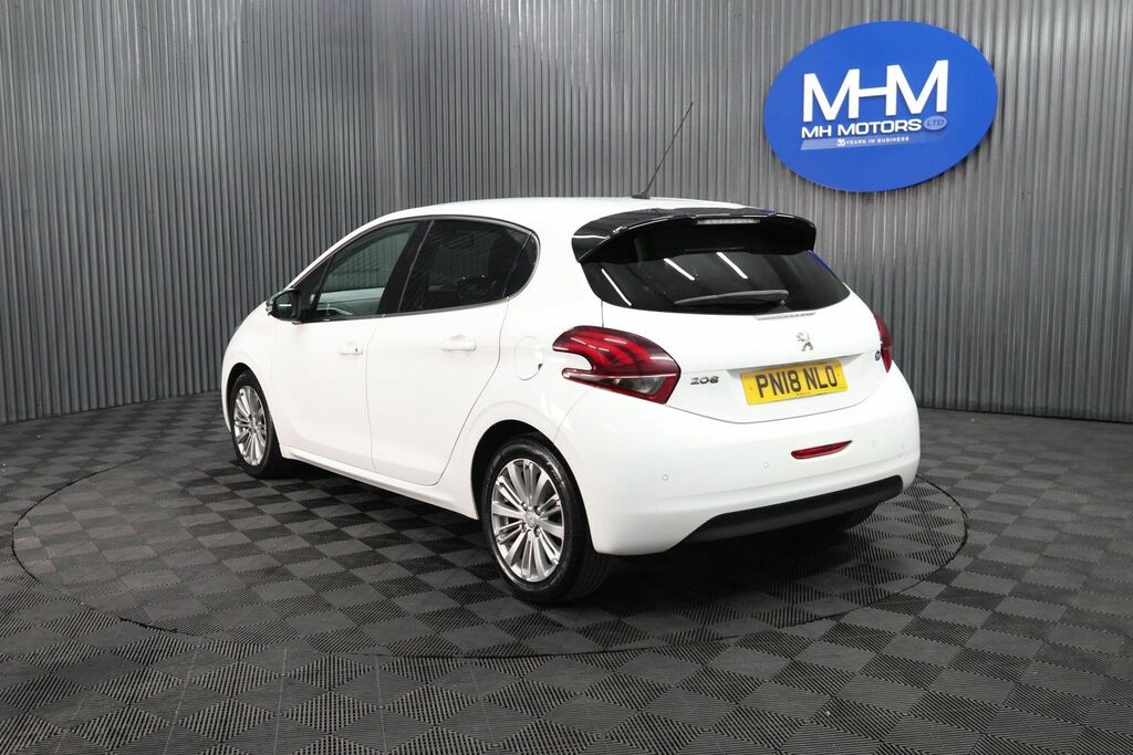 Peugeot 208 Bluehdi Allure Hatchback White #5