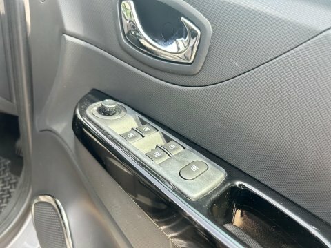 Renault Captur 1.5 Dynamique Medianav Energy Black #17