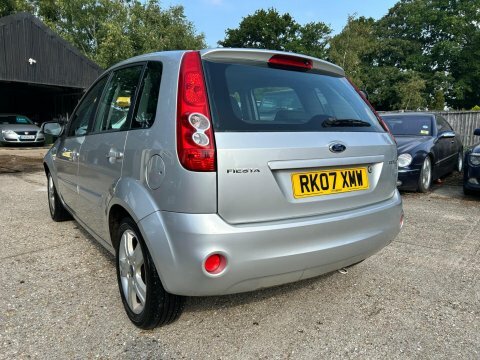 Ford Fiesta Zetec Climate 16V #4