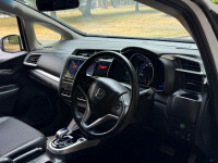 Honda Fit 1.5 Hybrid Red #30