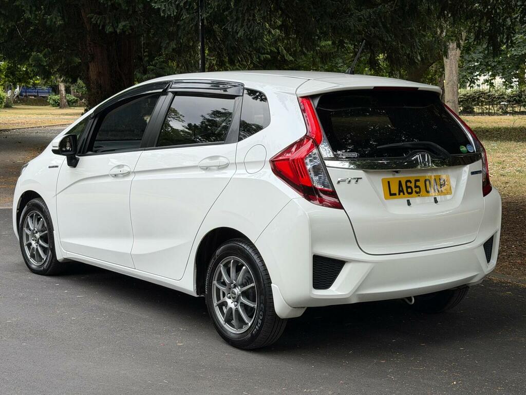Honda Fit 1.5 Hybrid Red #10