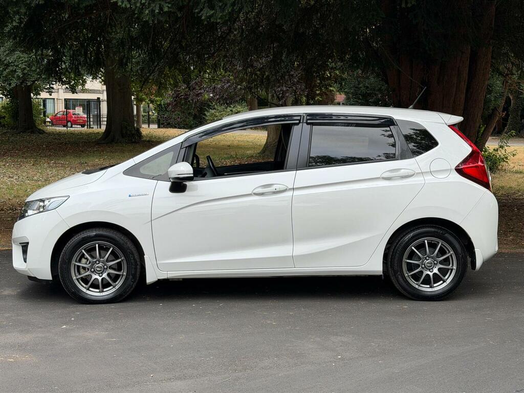 Honda Fit 1.5 Hybrid Red #11
