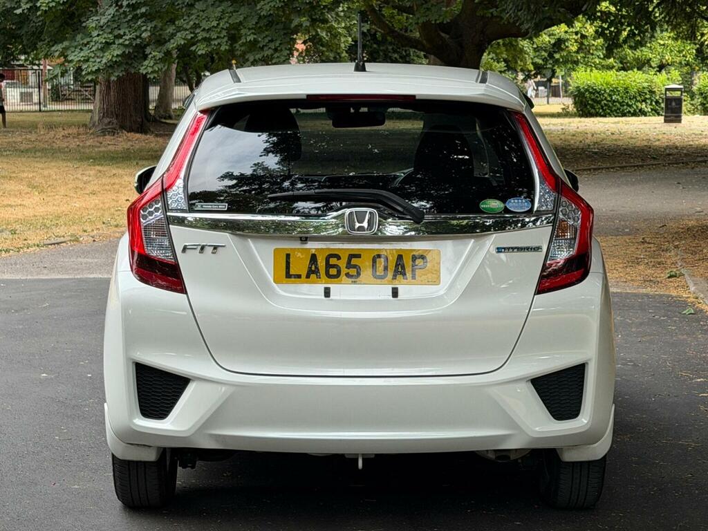 Honda Fit 1.5 Hybrid Red #9
