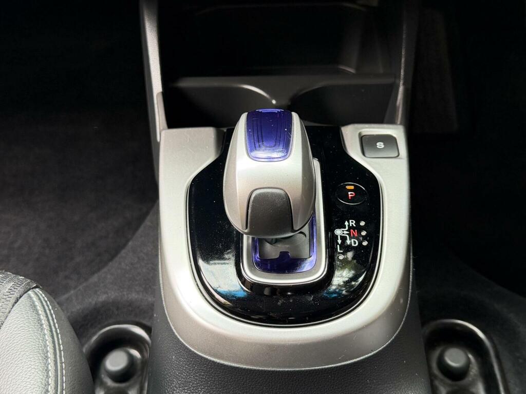 Honda Fit 1.5 Hybrid Red #22