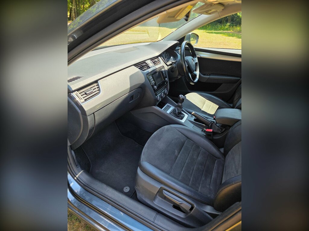 Skoda Octavia Skoda Estate 2.0 Tdi Cr Scout 4X4 Silver #16