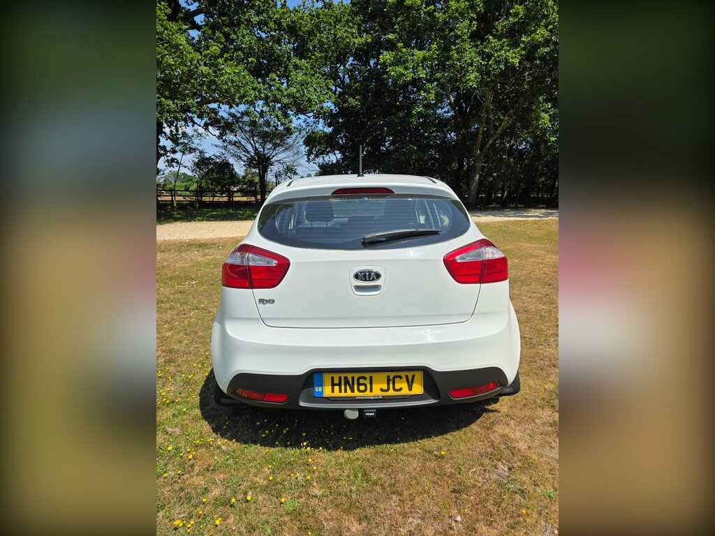 Kia RIO 1.4 2 Hatchback Euro 5 107 Bhp White #4