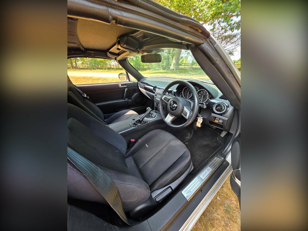 Mazda MX-5 Sport 2-Door Black #11